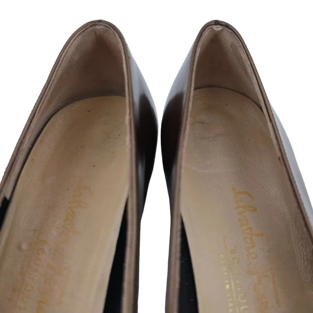 Vintage Salvatore Ferragamo Bronze Vara Bow Pumps Womens 8.5 Dress Shoes Italy - Picture 9 of 13